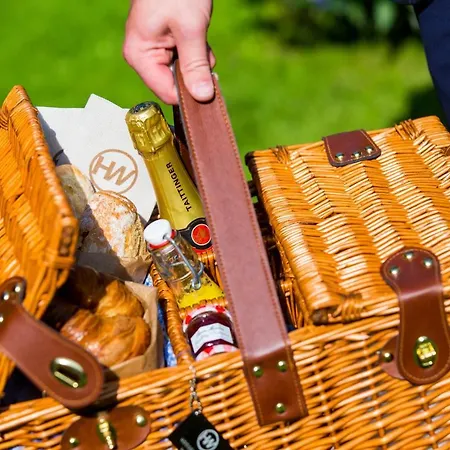 Landgoed Kasteel De Hoogenweerth Отель 4*